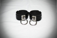 HANDCUFF